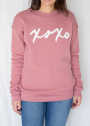 xoxo graphic pullover