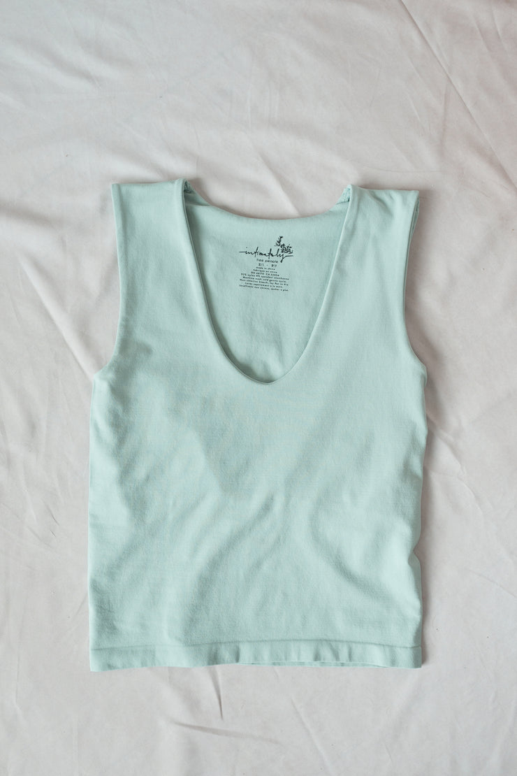 clean lines muscle cami