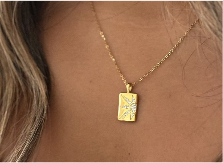 the peeky sun necklace