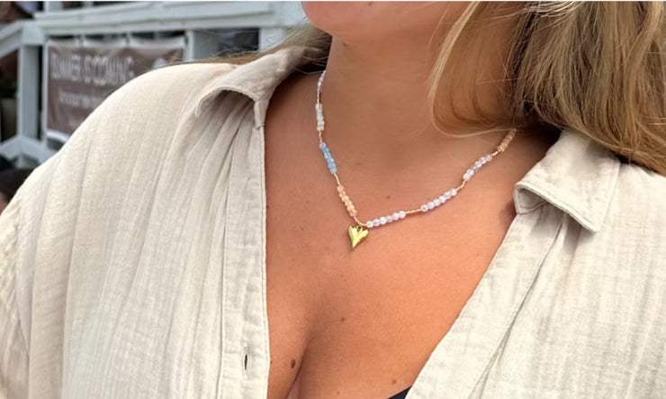 gigi love necklace