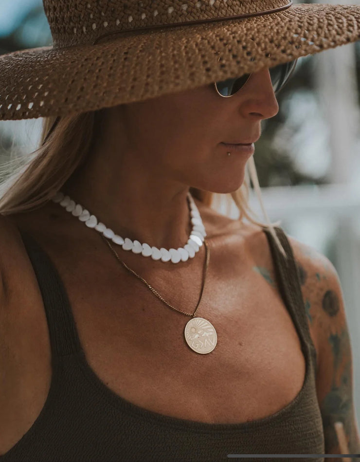 the seashell love choker
