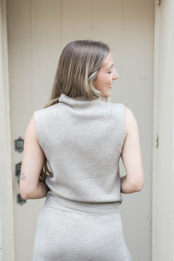 deora sweater