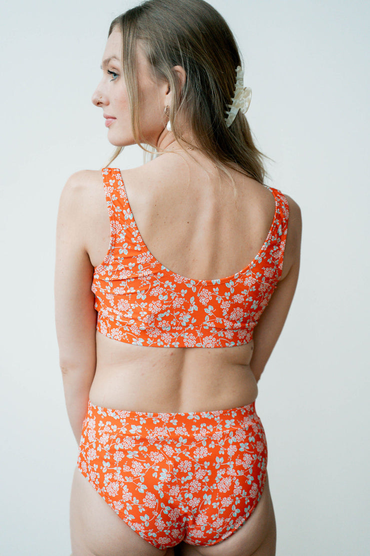 leni scoop neck floral swim top